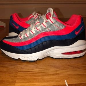 AirMax 95s wolf gray/lsr crmsn-militaryblue bl-OBS